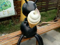 -田园东方蜜桃村的田野营地
