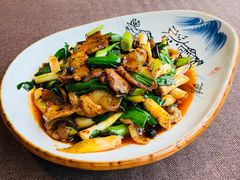 蒜苗回锅肉-樽宴酒楼·地道川菜·品质宴请