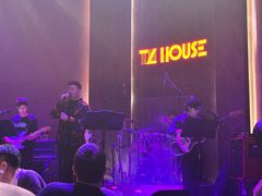 -TZ House音乐现场(来福士中心店)