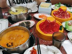 -四囍码头海鲜烧烤自助火锅(外滩南京东路悦荟广场店)