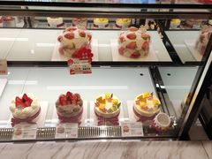 -花花卷卷·鲜食蛋糕(泉屋店)
