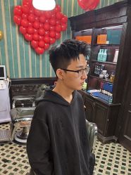 -海文先生国潮烫染男士理发馆