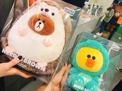 -LINE FRIENDS Garosu-gil Flagship Store