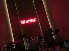 -TZ House音乐现场(来福士中心店)