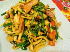 菌菇炒腊肉-闯关东东北农家菜(崂山石老人店)