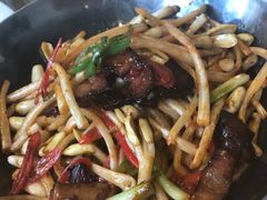 干锅腊肉花生苗-春暖花开(西溪店)