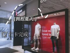 -lululemon(上海浦东IFC店)