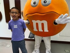 -m豆巧克力世界(上海世茂广场店)