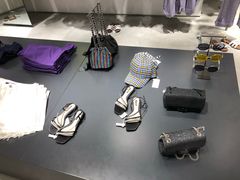 -URBAN REVIVO(欢乐海岸购物中心店)