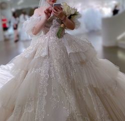 -艾米丽婚纱礼服