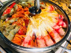 -黄记煌三汁焖锅(新佳丽江汉路店)