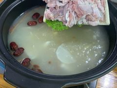 -墨脱石锅椰子鸡•香草鸭•东山羊(大东海店)