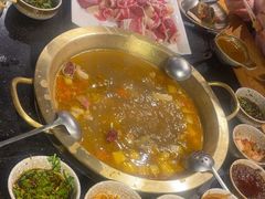 -顶顶汤火牛排火锅·经典铜锅涮肉