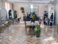 -Hair Co.一间沙龙