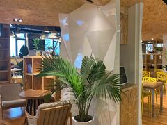 -新华里咖啡书吧(新华书店小寨店)