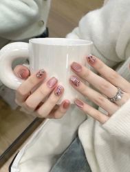 -秀色美甲美睫纹绣护肤