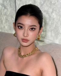 -明天见·化妆造型工作室