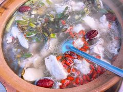 石橄榄炖鸡-洪大厨鸡煲(福田店)