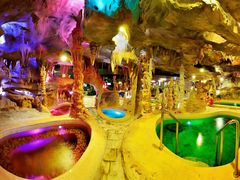 -泉城欧乐堡戏水湾艺术养生温泉