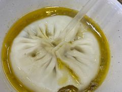 蟹黄吸管汤包-蒋家桥饺面店(四望亭路店)