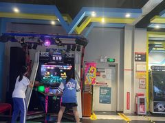 -反斗乐园π·电玩·高空拓展·蹦床(龙华天虹店)