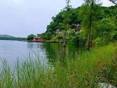 -湖光岩风景区