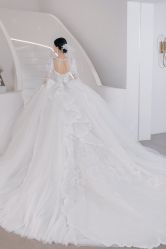 -艾米丽婚纱礼服