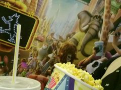 -大地影院(上海南汇店)