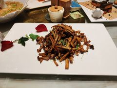 香椿苗爆珍菌-闻鲜素食茶餐厅(高新区店)