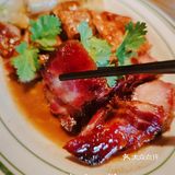 肠粉是招牌菜，我比较喜欢吃鲜虾肠粉，鲜虾还挺多的
