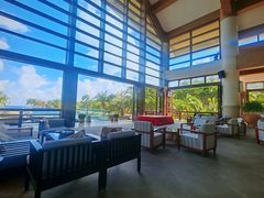 -亚龙湾喜来登·美景台大堂吧