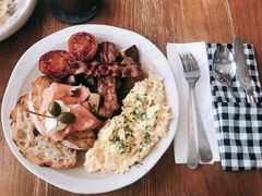 -ROAST coffee & eatery