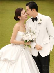 -至臻微拉婚纱摄影