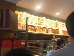 等位区-国际饭店·帆声西饼屋(黄河路店)