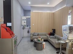 -视野联行眼镜·蔡司·尼康·豪雅·依视路(青浦宝龙店)