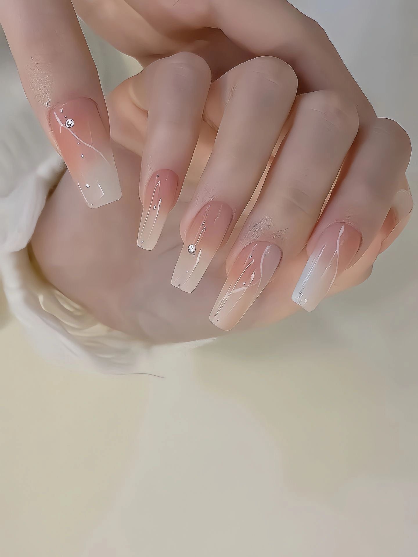 裸色渐变 纯欲风美甲