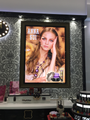 -ANNA SUI