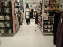 -优衣库(长春欧亚卖场店)