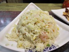 -扒虾小妹儿麻辣海鲜(宏图街店)