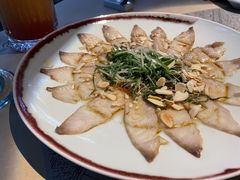 薄切鲜鱼片-穹六人间 people 6(岳阳路店)