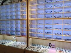-天空之镜眼镜店蔡司依视路配镜授权零售店(望京颐堤港店)