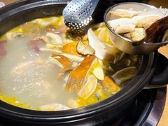 -一朵菌·野生菌探索家火锅(南亚店)