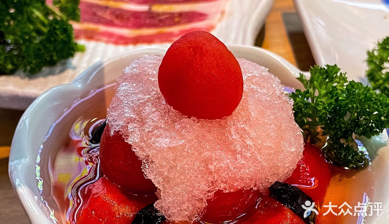 第一次在电车里吃烤肉太有意思了