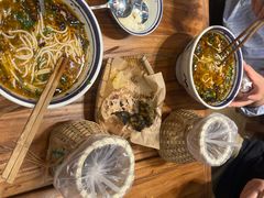 -云阿蛮云南生烫牛肉米线(奉贤路店)