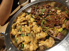 田鸡牛仔骨中锅-小鱼小牛·鱼牛干锅·脆鱼火锅(世欧广场店)