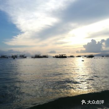 海水的流淌，白沙的流逝，身体因为空洞形成而带来的下沉