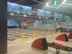 -极限PLAY运动娱乐新世界·团建派对潮玩休闲馆·室内蹦极高空游乐园