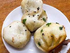 煎包-老字号眼镜子煎包汤包店