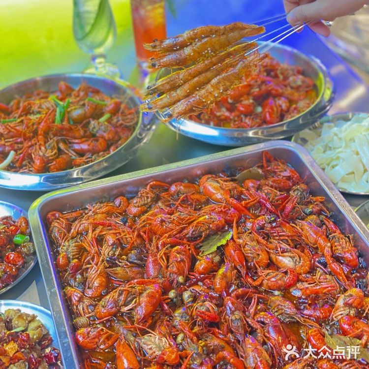 要说哪里吃大龙虾 必去网红餐厅 辣个不停麻辣龙虾
