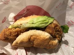 -麦当劳(乳山路店)